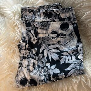 Loudmouth skull golf pants 6 30” inseam